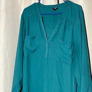 TORRID HARPER PULL OVER LONG SLEEVE SIZE 4